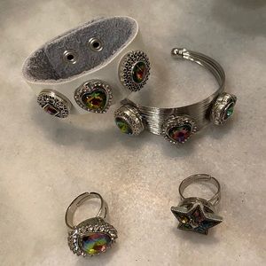 Interchangeable and sparkly snap jewelry